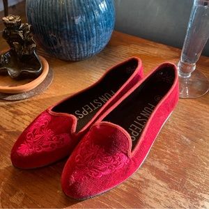 RED VELVET FLATS